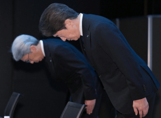 重回遼寧！郭艾倫領(lǐng)取總冠軍戒指 主場(chǎng)球迷歡呼                
